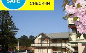 Three Explorers Motel